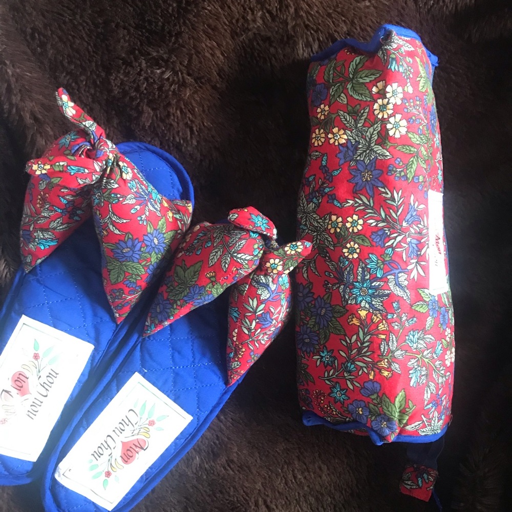 Vintage cushioned slipper set in travel bag-Size S